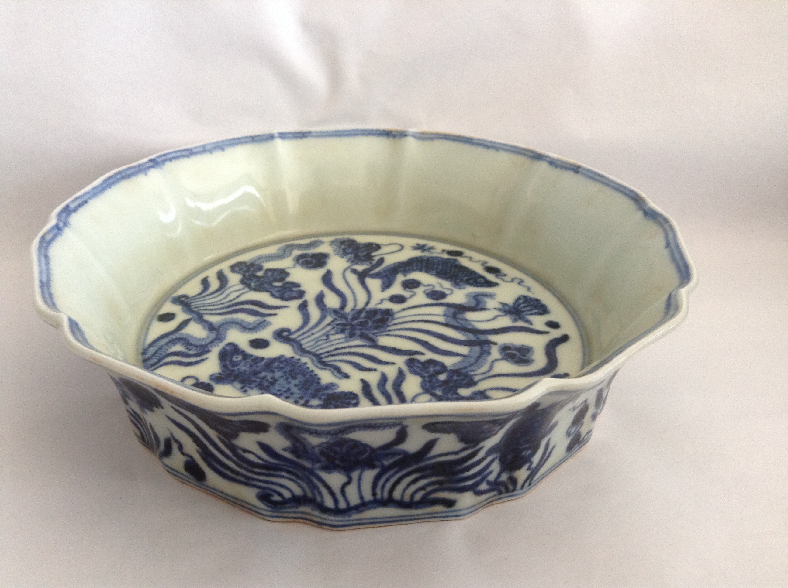 大明宣德年制青花鱼藻纹十棱花口笔洗 作品分类 陶瓷紫砂- 瓷器-明代