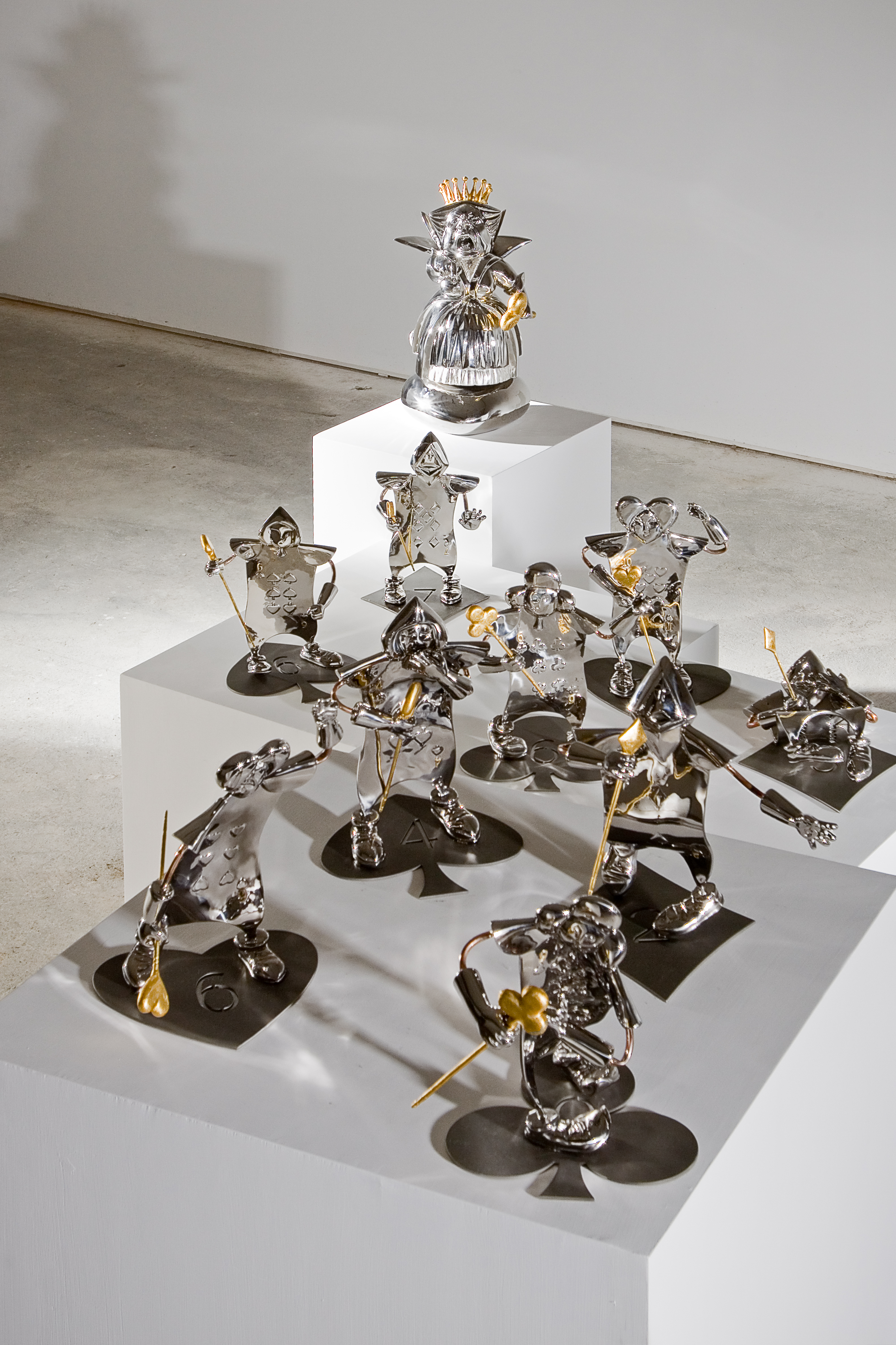 追殺愛麗絲 Kill Alice 2009-2010不鏽鋼‧銅‧金箔stainless steel‧bronze‧gold foil尺寸各異Dimension size 