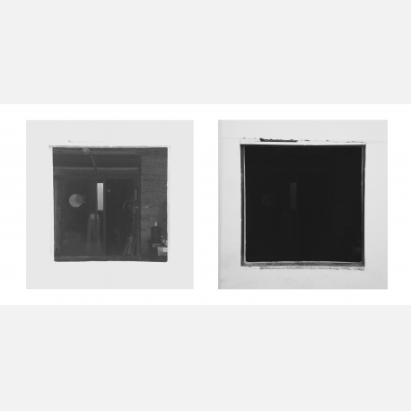 01 刘国强 窗子 2016 摄影、爱普生艺术微喷、哈内姆勒威廉特纳纸  100×100cm×2 