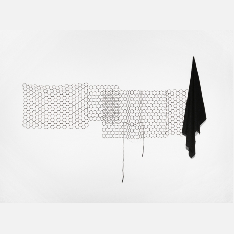 《建筑的形式》-织物、可熔塑胶、弹力线-2016-200×135×11 cm