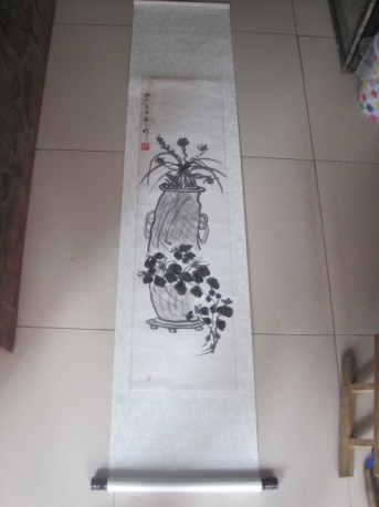 齐良己 湖南湘潭 北京东方画研究社副社长 花卉条幅，尺寸111-28cm