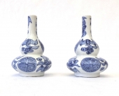 Small double gourd blue white vases 