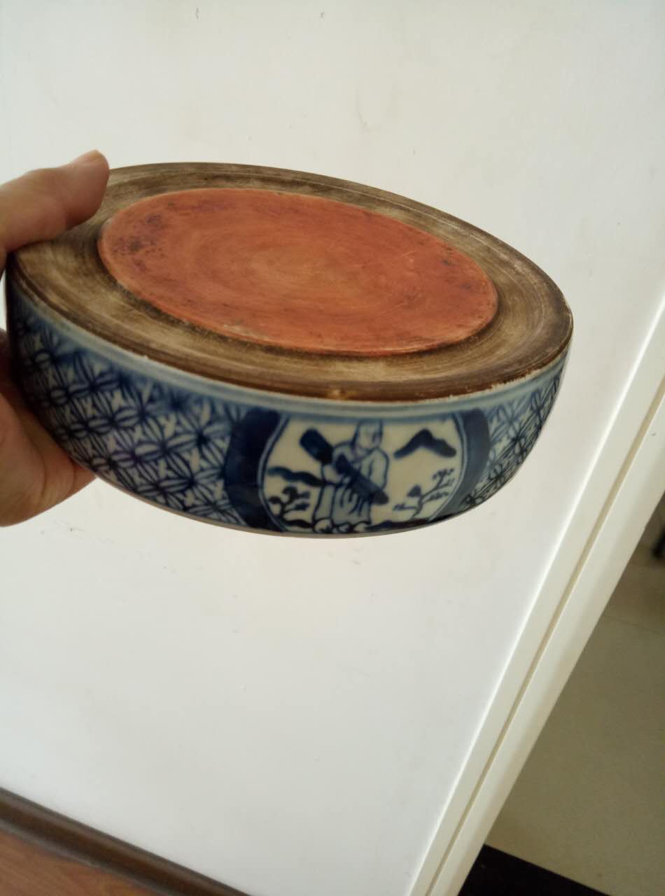 青花人物笔洗
