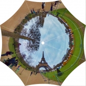 巴黎埃菲尔铁塔的全景画伞