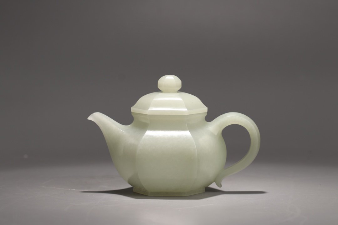 清代：和田白玉六方茶壶