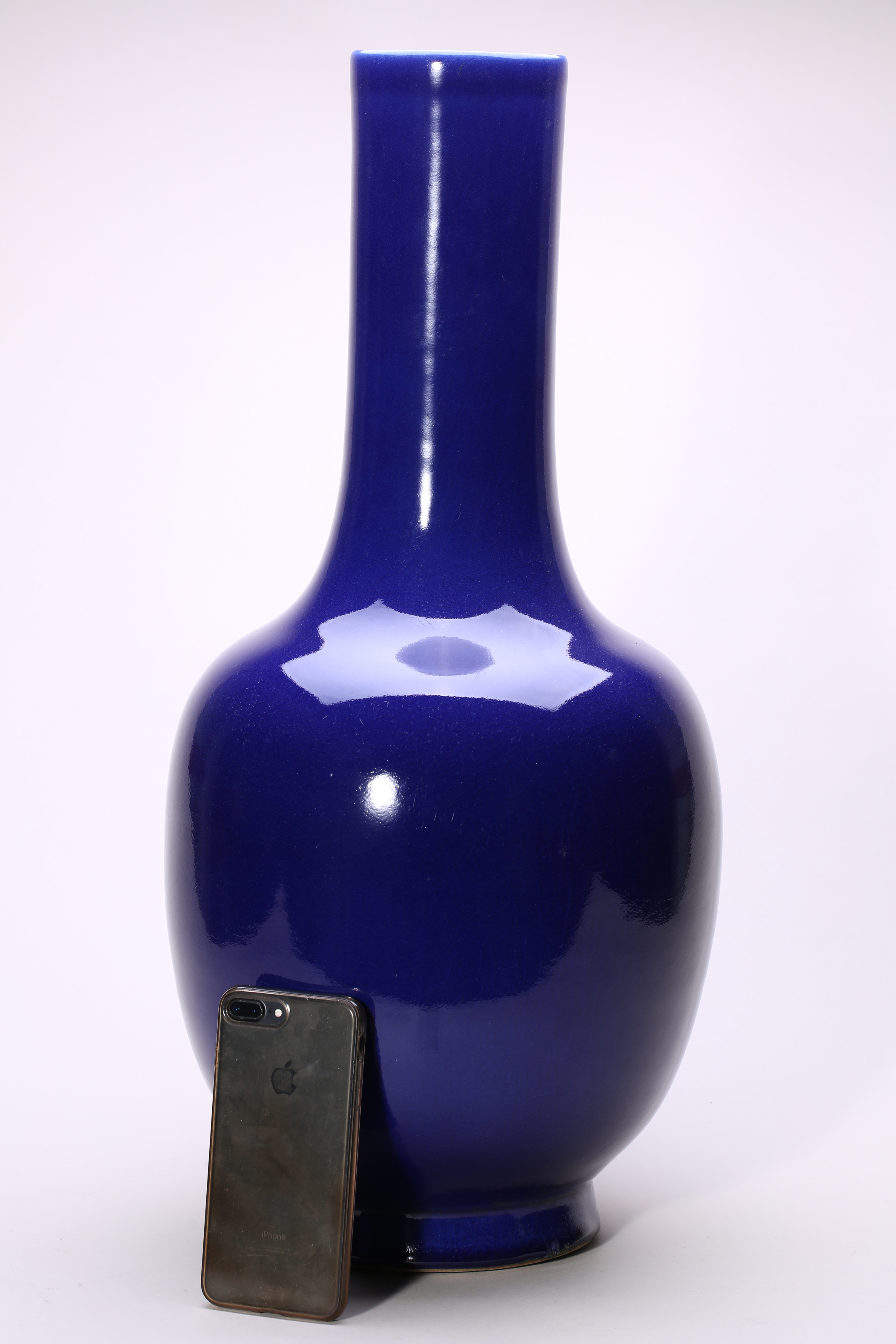 雍正年制款霁蓝釉大瓶
